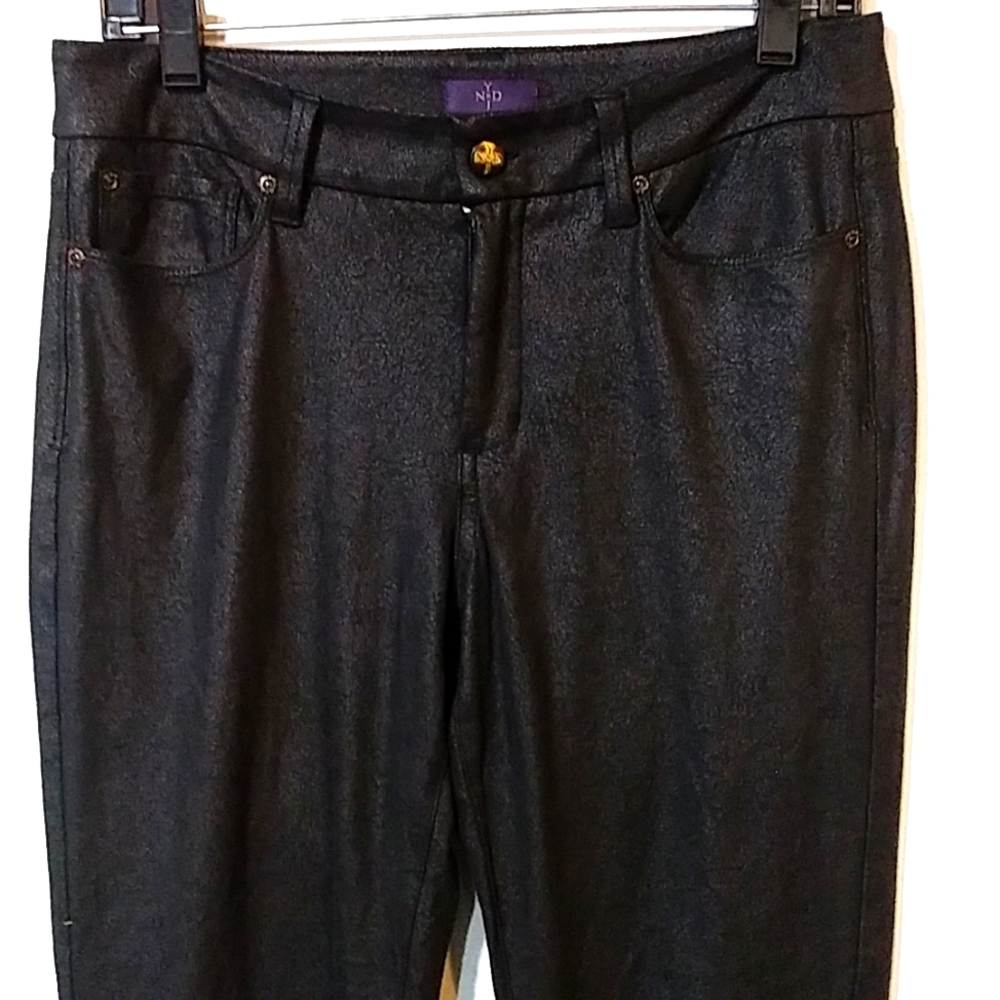 NYDJ shimmery "leather" look size 6 legging